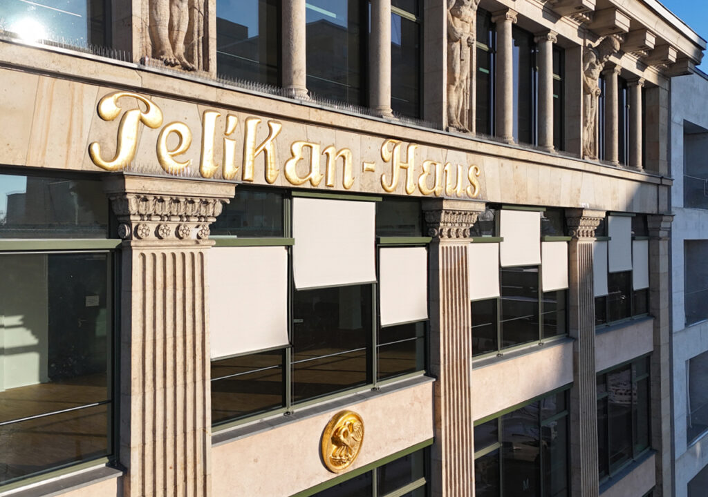 Senkrechtmarkisen, seilgeführt, dreigeteilt