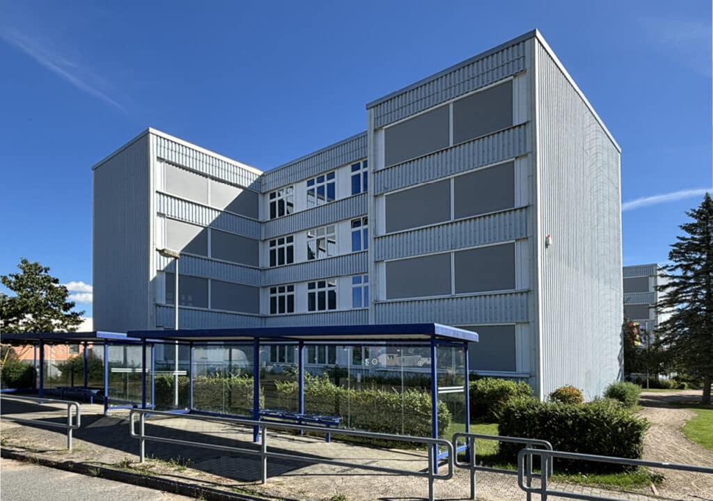 Schule Neuburg ZIP-Screens